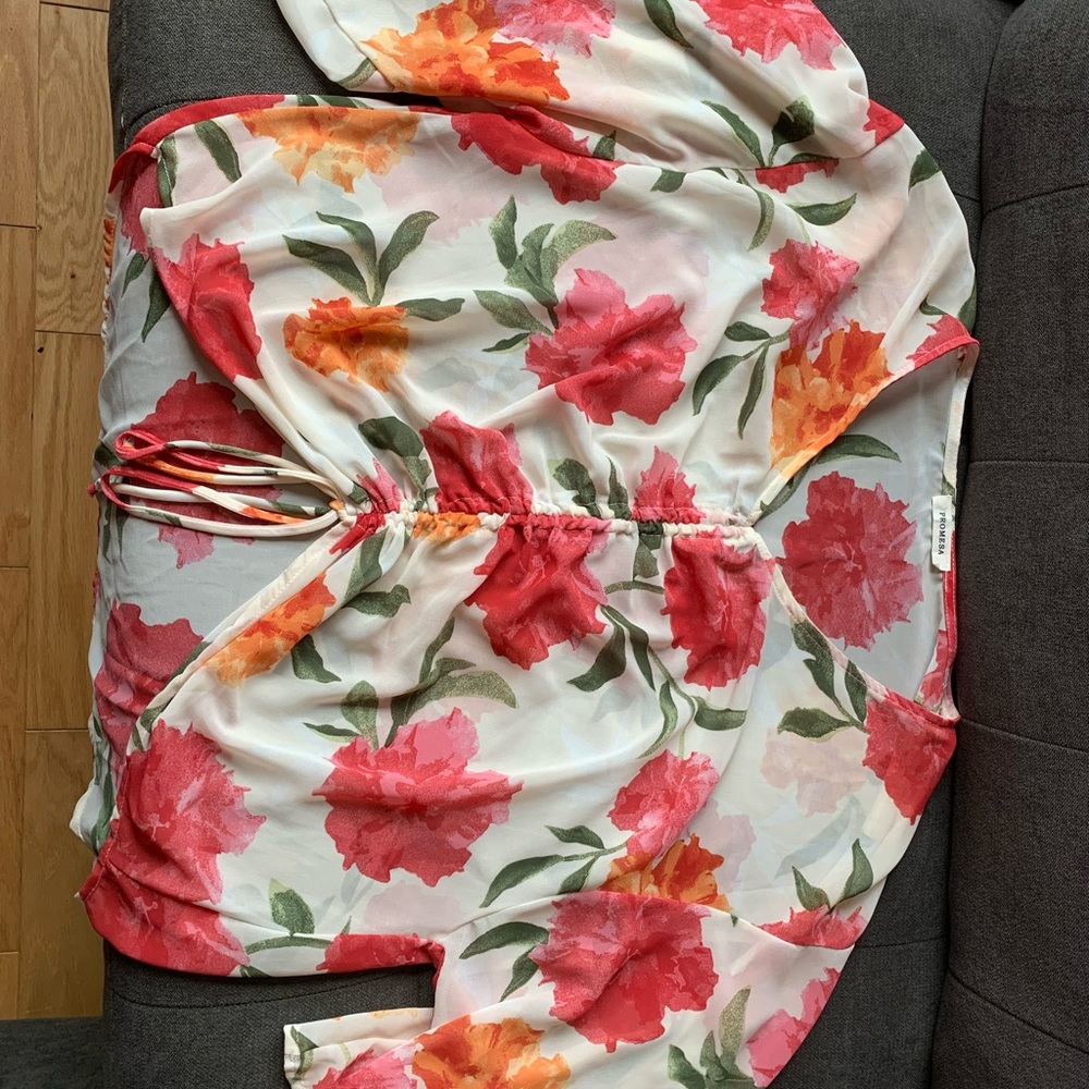 Women’s flower tie front blouse